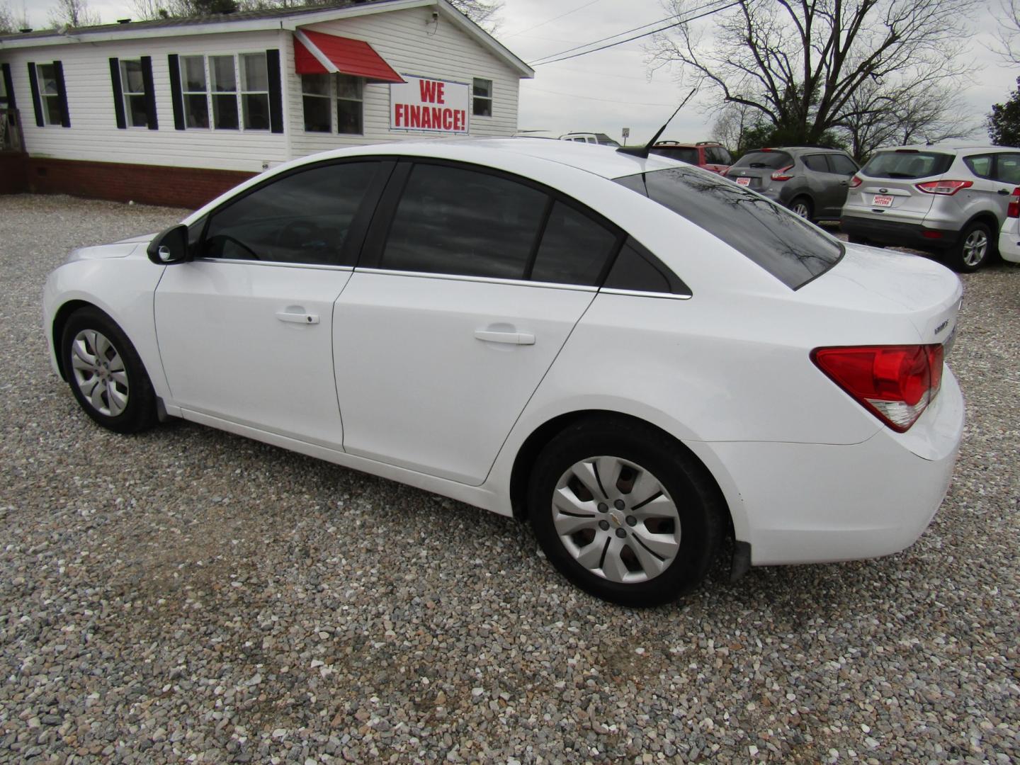 2012 White Chevrolet Cruze 2LS (1G1PC5SH5C7) with an 1.8L L4 DOHC 16V FFV engine, Automatic transmission, located at 15016 S Hwy 231, Midland City, AL, 36350, (334) 983-3001, 31.306210, -85.495277 - Photo#5